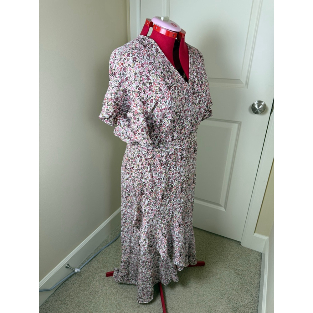 Women's Max Studio XL Pink White Floral Ruffle Wrap Dress